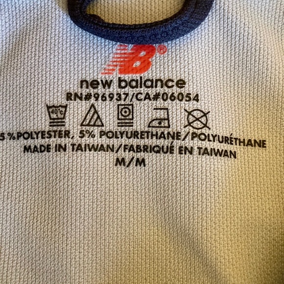 ❌Sold❌ New Balance Track Zip-Up Jacket size Medium - Picture 2 of 5